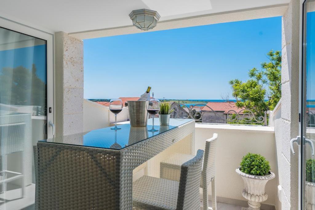 Villa Bella With Pool نوفاليا المظهر الخارجي الصورة