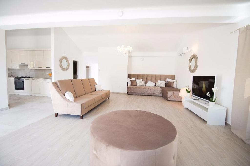 Villa Bella With Pool نوفاليا المظهر الخارجي الصورة