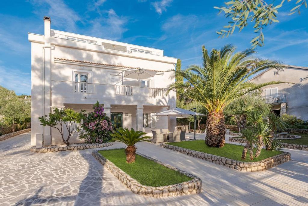Villa Bella With Pool نوفاليا المظهر الخارجي الصورة