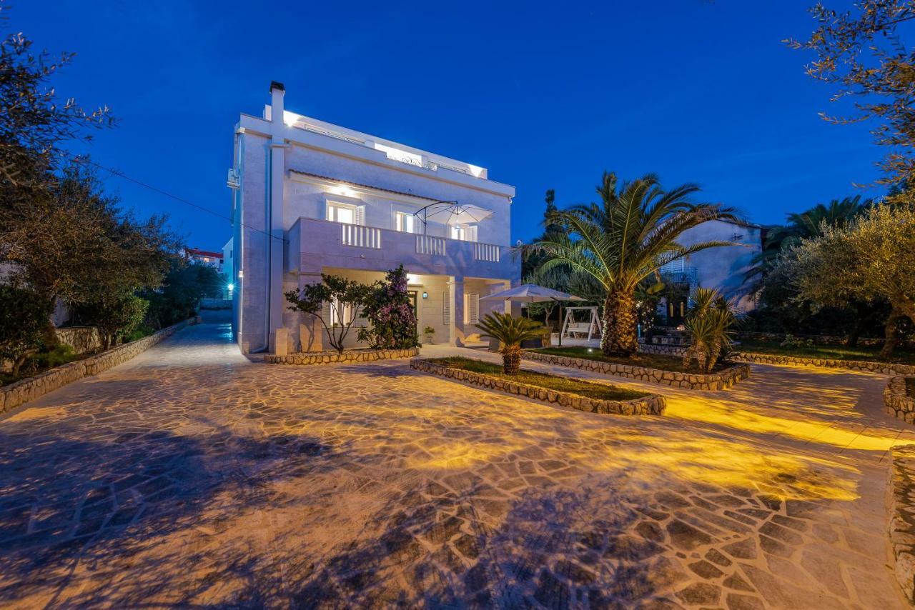 Villa Bella With Pool نوفاليا المظهر الخارجي الصورة